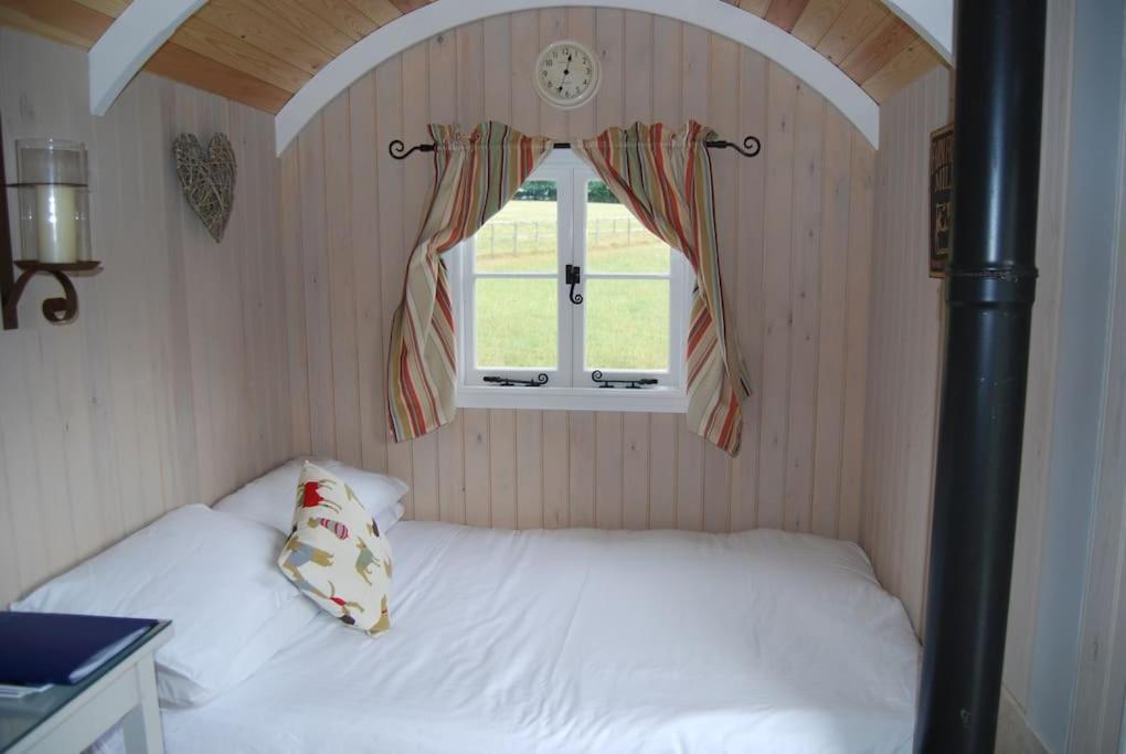 Skylark Shepherds Hut *
